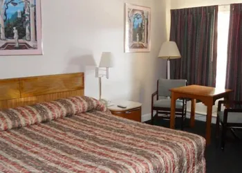 Creek Side Inn hotel thumbnail 7