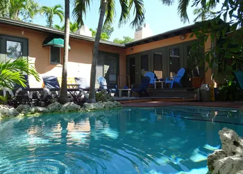 Suite Dreams Inn by the Beach hotel thumbnail 2