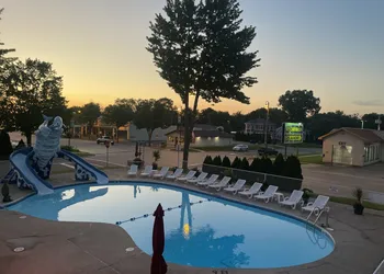 Colonial Motel hotel thumbnail 3