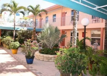Lago Mar Motel and Apartments hotel thumbnail 2