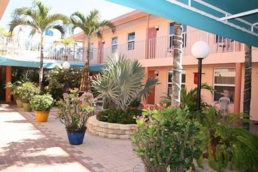 Lago Mar Motel and Apartments hotel detail image 2