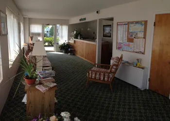 Gold Crest Motel hotel thumbnail 7