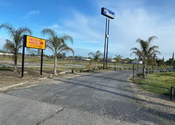 Valley Motel hotel thumbnail 2