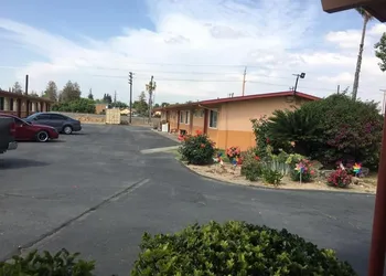 Valley Motel hotel thumbnail 4