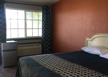 Valley Motel hotel thumbnail 7
