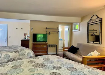 Mt Liberty Cabins and Motel hotel thumbnail 6