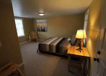 Mackinac Lake Trail Motel hotel thumbnail 3