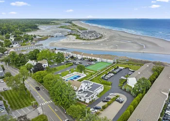 The Sparhawk Oceanfront Resort hotel thumbnail 2