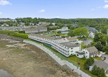 The Sparhawk Oceanfront Resort hotel thumbnail 3