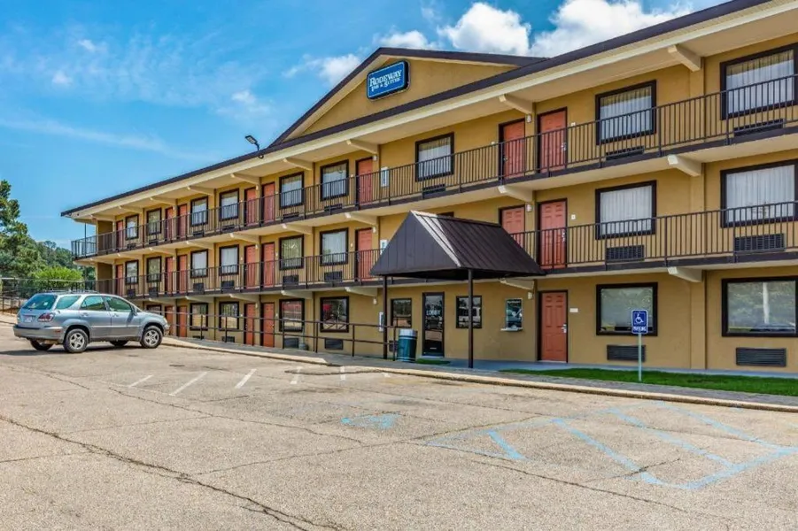 Rodeway Inn & Suites hotel detail image 2