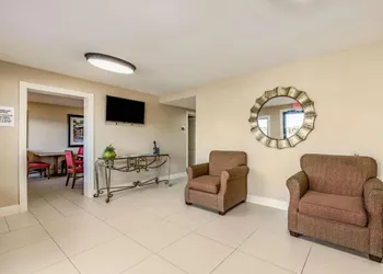 Rodeway Inn & Suites hotel thumbnail 5