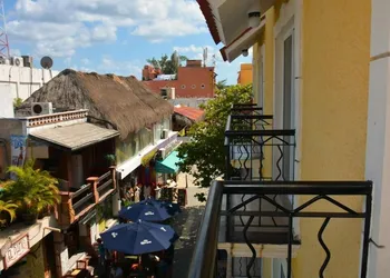 Suites Los Arcos hotel thumbnail 4