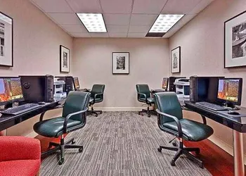 Holiday Inn Montreal Midtown hotel thumbnail 4