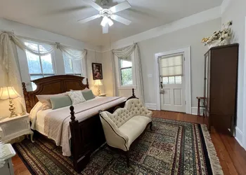 Brackenridge House Bed & Breakfast hotel thumbnail 3