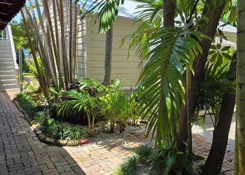 Authors of Key West Guest House hotel thumbnail 6
