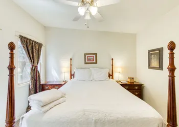 A Yellow Rose B&B hotel thumbnail 3