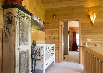 Lazy Bear Lodge hotel thumbnail 5