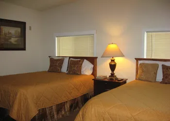 Masters Inn hotel thumbnail 8