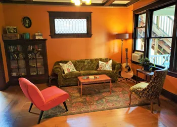 Bluebird Guesthouse hotel thumbnail 5