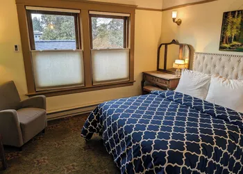 Bluebird Guesthouse hotel thumbnail 6