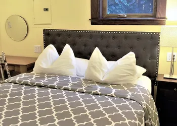 Bluebird Guesthouse hotel thumbnail 7