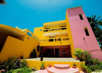 Flamingos Inn hotel thumbnail 6