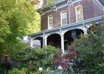 Hillard House Inn hotel thumbnail 3
