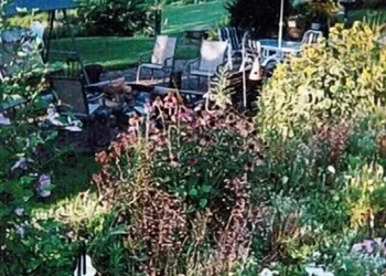 Garden Gate Get-A-Way Bed & Breakfast hotel thumbnail 3