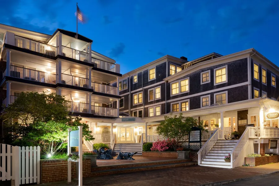 Vineyard Square Hotel & Suites hotel detail image 2