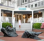 Vineyard Square Hotel & Suites hotel detail image 4