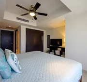 Grand Venetian Condominium hotel detail image 5