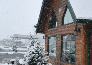 Sumas Mountain Lodge hotel thumbnail 6