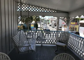 Cedar Inn hotel thumbnail 2