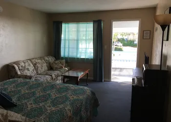 Cedar Inn hotel thumbnail 4