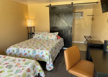 Cedar Inn hotel thumbnail 7