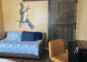 Cedar Inn hotel thumbnail 8