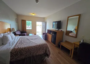 Whitesboro Inn & Suites hotel thumbnail 7