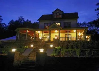 Breezy Hill Inn hotel thumbnail 2