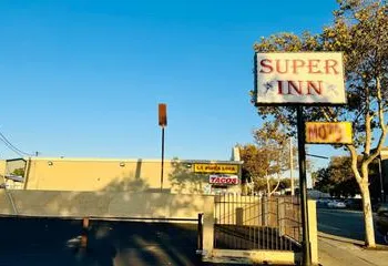 Super Inn hotel thumbnail 6