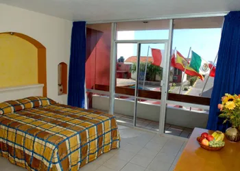 Del Real Hotel & Suites hotel thumbnail 5