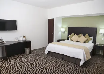 Quality Inn Nuevo Laredo hotel thumbnail 3