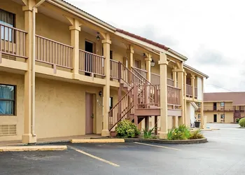Villa Inn hotel thumbnail 2