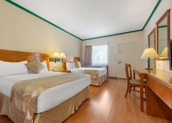 Comfort Inn Monclova hotel thumbnail 8