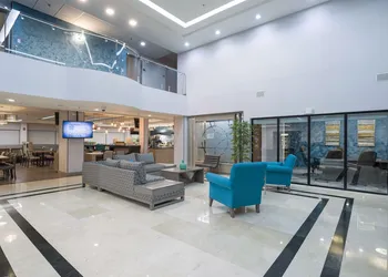 Wingate by Wyndham Chihuahua hotel thumbnail 2
