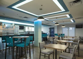 Wingate by Wyndham Chihuahua hotel thumbnail 6