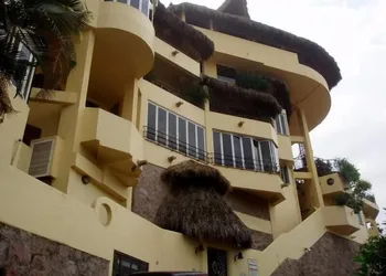 Casa Isabel hotel thumbnail 3