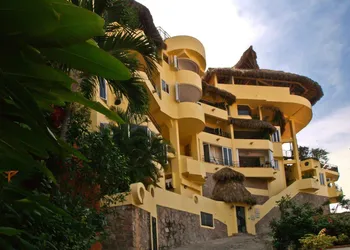 Casa Isabel hotel thumbnail 5