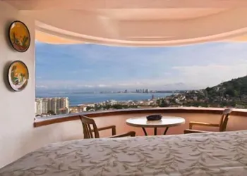 Casa Isabel hotel thumbnail 7