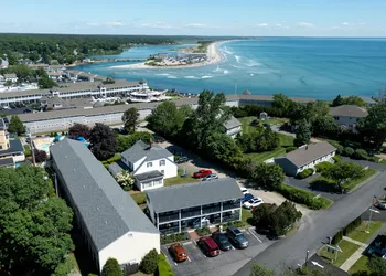 The Colonial Inn hotel thumbnail 6