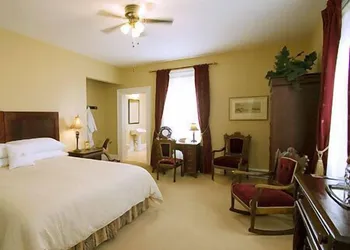 DesBarres Manor Inn hotel thumbnail 8